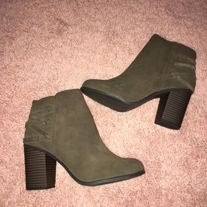 Vintage 7 eight heels